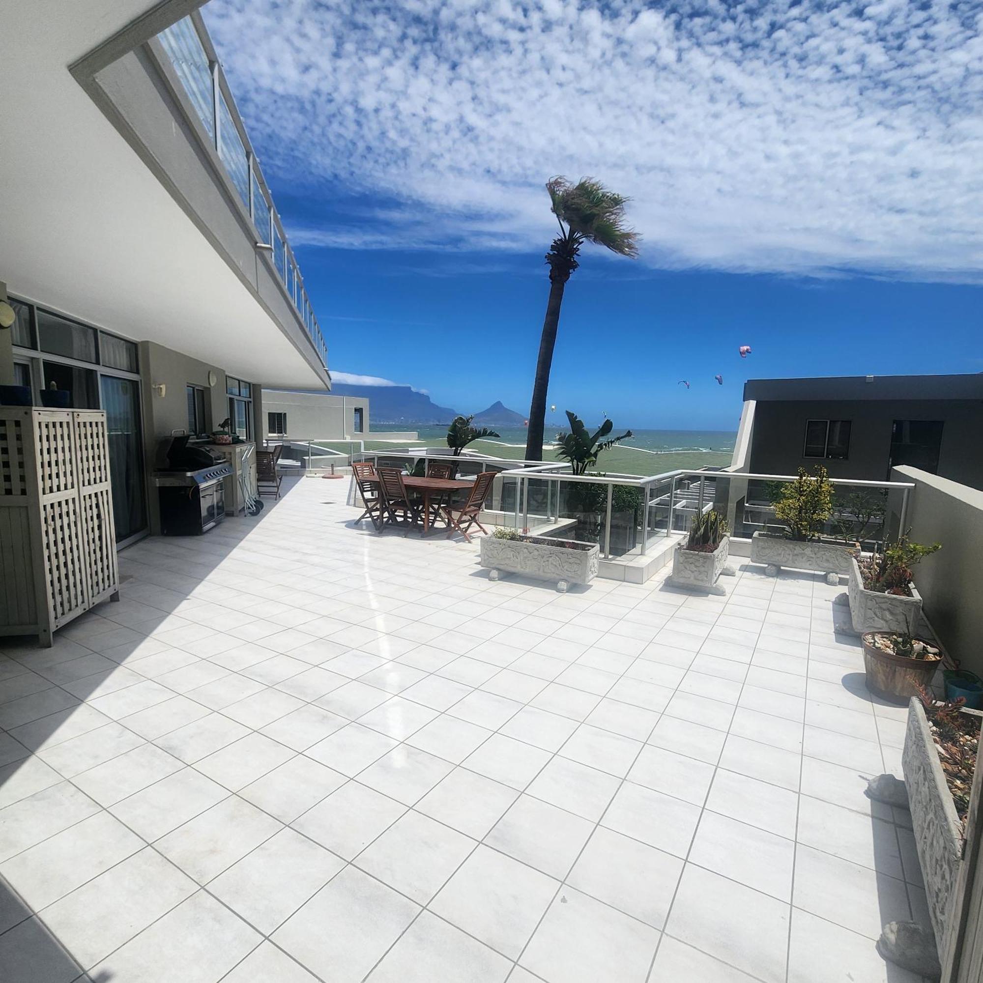 Dolphin -kite Apartment Cape Town